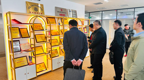 20251029042719609 Íþ¿Íµç¾º¡¤(Öйú)VKGAME